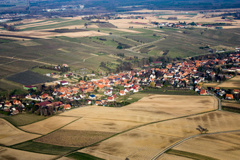Oberhoffen-lès-Wissembourg dans le département Bas Rhin, France vue du ciel