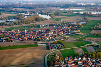 Vue aérienne de Vue de la ville depuis le nord à Leimersheim dans le département Rhénanie-Palatinat, Allemagne
