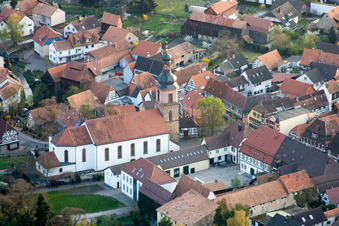 Photographie aérienne de Église paroissiale Saint-Michel à Rheinzabern dans le département Rhénanie-Palatinat, Allemagne