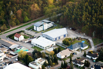 Vue aérienne de Zone commerciale de Bauernwald à Rheinzabern dans le département Rhénanie-Palatinat, Allemagne