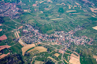 Vue aérienne de De l'ouest à le quartier Ottenhausen in Straubenhardt dans le département Bade-Wurtemberg, Allemagne