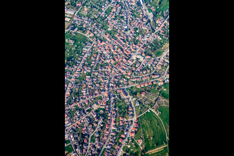 Vue aérienne de Aperçu du village à le quartier Ittersbach in Karlsbad dans le département Bade-Wurtemberg, Allemagne