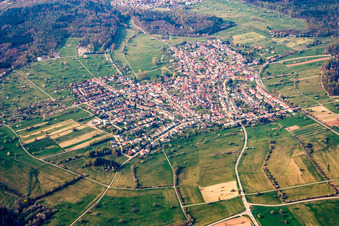 Vue aérienne de Du sud à le quartier Spielberg in Karlsbad dans le département Bade-Wurtemberg, Allemagne
