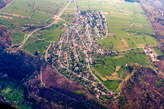 Vue aérienne de De l'est à le quartier Burbach in Marxzell dans le département Bade-Wurtemberg, Allemagne