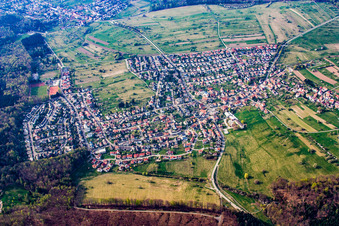 Vue aérienne de Du sud-est à le quartier Schöllbronn in Ettlingen dans le département Bade-Wurtemberg, Allemagne