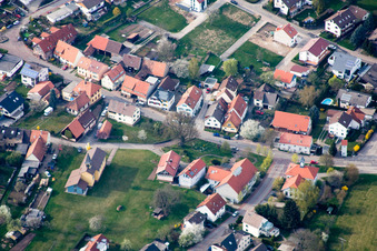 Vue aérienne de Schnitzel Ranch à la fontaine Linden à le quartier Schluttenbach in Ettlingen dans le département Bade-Wurtemberg, Allemagne