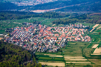 Vue aérienne de Village du sud-est à le quartier Spessart in Ettlingen dans le département Bade-Wurtemberg, Allemagne