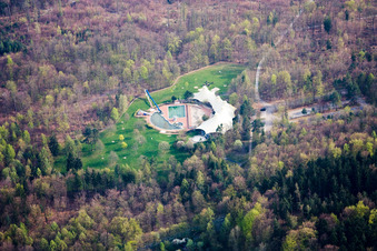 Vue aérienne de Bain de forêt à le quartier Schöllbronn in Ettlingen dans le département Bade-Wurtemberg, Allemagne
