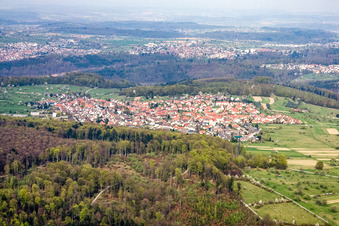 Vue aérienne de De l'ouest à le quartier Spessart in Ettlingen dans le département Bade-Wurtemberg, Allemagne