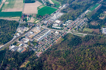 Vue aérienne de Du sud-est à le quartier Silberstreifen in Rheinstetten dans le département Bade-Wurtemberg, Allemagne