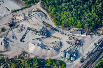 Vue aérienne de Heidelberg Matériaux Minéraux à le quartier Silberstreifen in Rheinstetten dans le département Bade-Wurtemberg, Allemagne