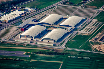 Vue aérienne de Foire de Karlsruhe vue du sud-est à le quartier Forchheim in Rheinstetten dans le département Bade-Wurtemberg, Allemagne