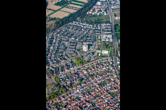 Vue aérienne de Rue des Vosges à le quartier Forchheim in Rheinstetten dans le département Bade-Wurtemberg, Allemagne