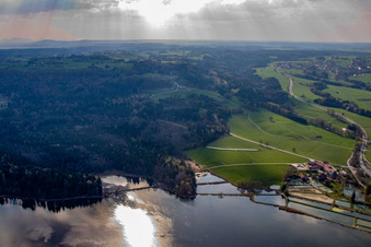 Vue aérienne de Zellsee à le quartier Paterzell in Wessobrunn dans le département Bavière, Allemagne