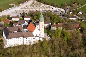 Vue oblique de Monastère Andechs à le quartier Erling in Andechs dans le département Bavière, Allemagne