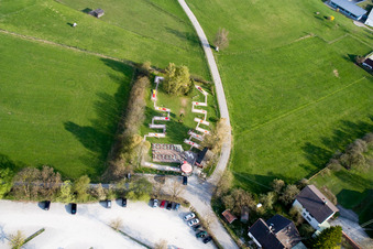 Vue aérienne de Mini-golf à le quartier Erling in Andechs dans le département Bavière, Allemagne