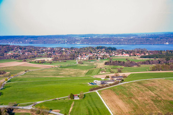 Vue aérienne de De l'ouest à le quartier Traubing in Tutzing dans le département Bavière, Allemagne