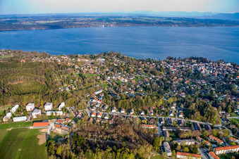Vue aérienne de La ville sur le lac de Starnberg vue de l'ouest à Tutzing dans le département Bavière, Allemagne