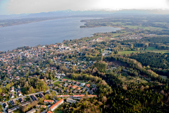 Vue aérienne de Zones riveraines du lac de Starnberg à Tutzing dans le département Bavière, Allemagne