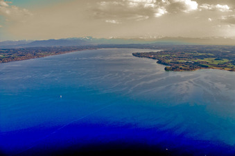 Vue aérienne de Le lac de Starnberg vu du nord à Starnberger See dans le département Bavière, Allemagne