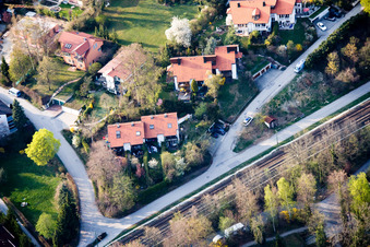 Vue aérienne de Rue Bockmayr à le quartier Garatshausen in Tutzing dans le département Bavière, Allemagne