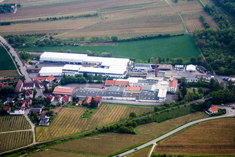 Vue aérienne de Gechem GmbH à Kleinkarlbach dans le département Rhénanie-Palatinat, Allemagne