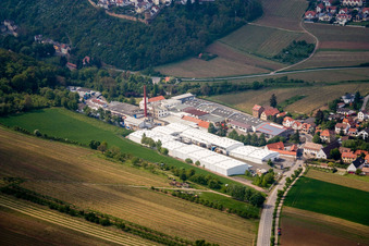 Vue aérienne de Locaux de l'usine du fabricant de produits chimiques Gechem GmbH & Co KG dans le district de Neuleiningen-Tal à Kleinkarlbach dans le département Rhénanie-Palatinat, Allemagne