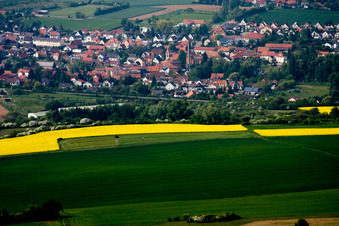 Vue aérienne de Champs agricoles et terres agricoles à Ebertsheim dans le département Rhénanie-Palatinat, Allemagne