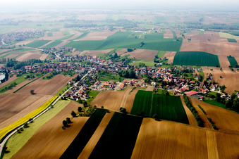 Vue aérienne de Stundwiller dans le département Bas Rhin, France