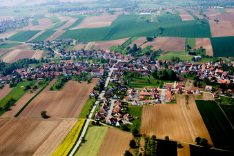 Vue aérienne de Stundwiller dans le département Bas Rhin, France