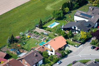 Anneau romain à Berg dans le département Rhénanie-Palatinat, Allemagne hors des airs