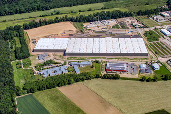 Vue aérienne de Nouveau centre logistique à Horstring à le quartier Minderslachen in Kandel dans le département Rhénanie-Palatinat, Allemagne