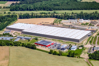 Bienwald Fitness World à le quartier Minderslachen in Kandel dans le département Rhénanie-Palatinat, Allemagne vue d'en haut