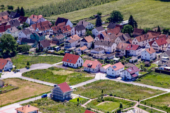 Sur la haute piste à Kandel dans le département Rhénanie-Palatinat, Allemagne vue du ciel