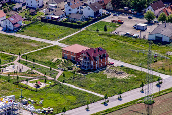 Enregistrement par drone de Sur la haute piste à Kandel dans le département Rhénanie-Palatinat, Allemagne