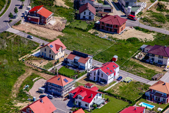 Sur la haute piste à Kandel dans le département Rhénanie-Palatinat, Allemagne vue du ciel
