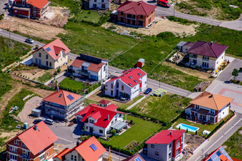 Enregistrement par drone de Sur la haute piste à Kandel dans le département Rhénanie-Palatinat, Allemagne