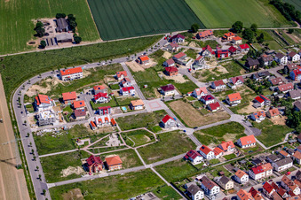 Sur la haute piste à Kandel dans le département Rhénanie-Palatinat, Allemagne hors des airs