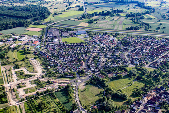 Vue aérienne de Lieu sur la Murg depuis le nord à Steinmauern dans le département Bade-Wurtemberg, Allemagne