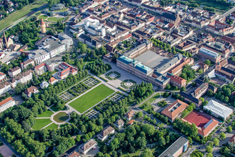 Photographie aérienne de Château - Résidence Palace Rastatt sur Herrenstraße dans le quartier Rastatt-Innenstadt à Rastatt dans le département Bade-Wurtemberg, Allemagne