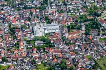 Vue aérienne de Administration communale, St. Vinzenz, Hauptstr à Sinzheim dans le département Bade-Wurtemberg, Allemagne