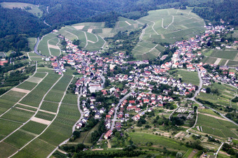 Vue aérienne de Du sud-ouest à le quartier Varnhalt in Baden-Baden dans le département Bade-Wurtemberg, Allemagne