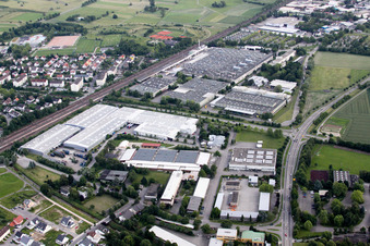Vue aérienne de Zone industrielle et commerciale Ouest à Bühl dans le département Bade-Wurtemberg, Allemagne