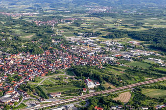 Vue aérienne de De l'ouest à Renchen dans le département Bade-Wurtemberg, Allemagne