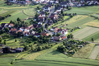 Vue aérienne de Du nord-est à le quartier Sand in Willstätt dans le département Bade-Wurtemberg, Allemagne