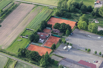 Vue aérienne de Tennis à le quartier Urloffen in Appenweier dans le département Bade-Wurtemberg, Allemagne