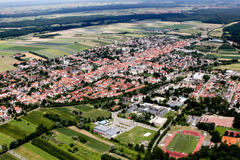Vue aérienne de Vue de la ville de Kandel à Kandel dans le département Rhénanie-Palatinat, Allemagne
