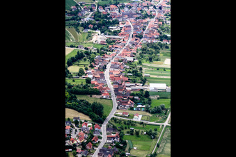Vue oblique de Niederlauterbach dans le département Bas Rhin, France
