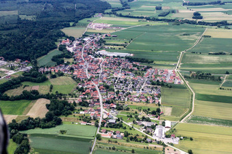 Enregistrement par drone de Niederrœdern dans le département Bas Rhin, France