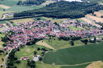 Vue aérienne de Leutenheim dans le département Bas Rhin, France
